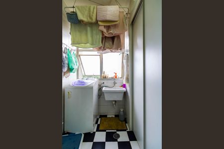 Apartamento à venda com 70m², 2 quartos e 1 vagaÁrea de Serviço