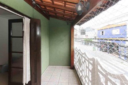 Casa à venda com 160m², 3 quartos e 2 vagas Casa à venda com 160m², 3 quartos e 2 vagasVaranda
