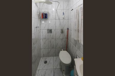 Casa à venda com 160m², 3 quartos e 2 vagas Casa à venda com 160m², 3 quartos e 2 vagasBanheiro da edicula