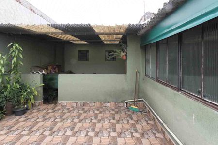 Casa à venda com 160m², 3 quartos e 2 vagas Casa à venda com 160m², 3 quartos e 2 vagasTerraço