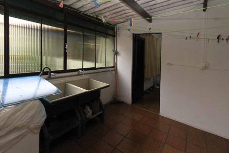 Casa à venda com 160m², 3 quartos e 2 vagas Casa à venda com 160m², 3 quartos e 2 vagasÁrea de Serviço