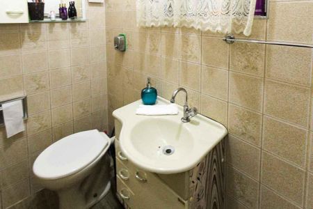 Casa à venda com 160m², 3 quartos e 2 vagas Casa à venda com 160m², 3 quartos e 2 vagasLavabo