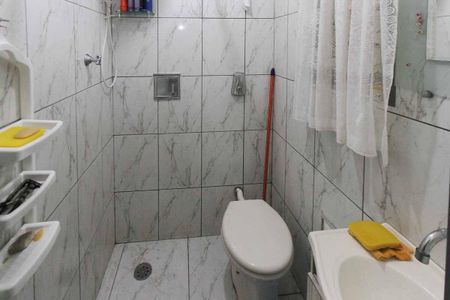 Casa à venda com 160m², 3 quartos e 2 vagas Casa à venda com 160m², 3 quartos e 2 vagasBanheiro da edicula