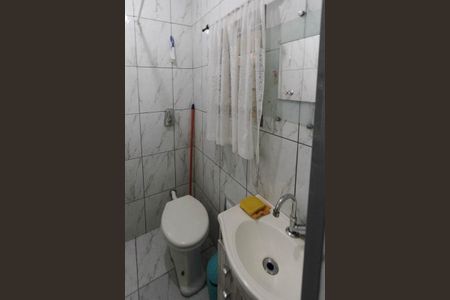 Casa à venda com 160m², 3 quartos e 2 vagas Casa à venda com 160m², 3 quartos e 2 vagasBanheiro da edicula