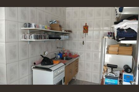 Casa à venda com 3 quartos, 192m² em Vila Nhocuné, São Paulo