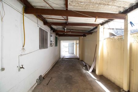 Casa à venda com 404m², 2 quartos e 2 vagas Casa à venda com 404m², 2 quartos e 2 vagasGaragem