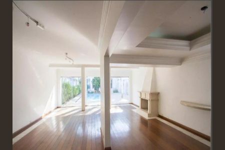 Casa à venda com 3 quartos, 440m² em Jardim dos Estados, São Paulo