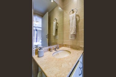 Apartamento à venda com 145m², 3 quartos e 3 vagas Apartamento à venda com 145m², 3 quartos e 3 vagasBanheiro Suíte