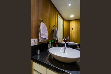 Apartamento à venda com 145m², 3 quartos e 3 vagas Apartamento à venda com 145m², 3 quartos e 3 vagasLavabo