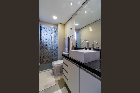 Apartamento à venda com 145m², 3 quartos e 3 vagas Apartamento à venda com 145m², 3 quartos e 3 vagasBanheiro Social