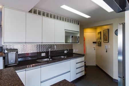 Apartamento à venda com 145m², 3 quartos e 3 vagas Apartamento à venda com 145m², 3 quartos e 3 vagasCozinha