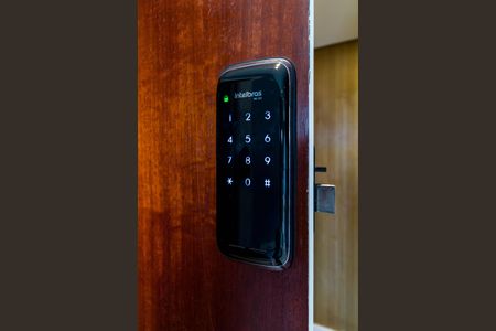 Apartamento à venda com 145m², 3 quartos e 3 vagas Apartamento à venda com 145m², 3 quartos e 3 vagasFechadura Eletrônica