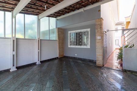 Casa à venda com 200m², 3 quartos e 2 vagas Casa à venda com 200m², 3 quartos e 2 vagasGaragem