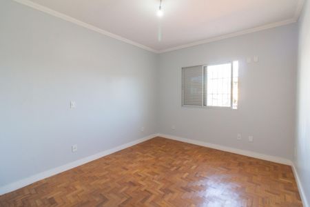 Casa à venda com 200m², 3 quartos e 2 vagas Casa à venda com 200m², 3 quartos e 2 vagasQuarto 2