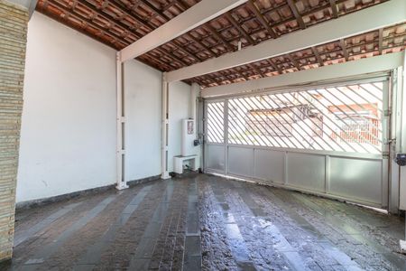Casa à venda com 200m², 3 quartos e 2 vagas Casa à venda com 200m², 3 quartos e 2 vagasGaragem