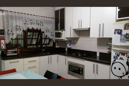 Casa à venda com 3 quartos, 204m² em Vila Assunção, Santo André