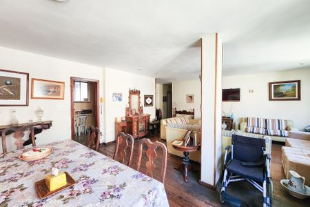 Apartamento à venda com 173m², 4 quartos e 1 vaga Apartamento à venda com 173m², 4 quartos e 1 vagaSala