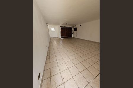 Casa à venda com 223m², 5 quartos e 4 vagas Casa à venda com 223m², 5 quartos e 4 vagasGaragem