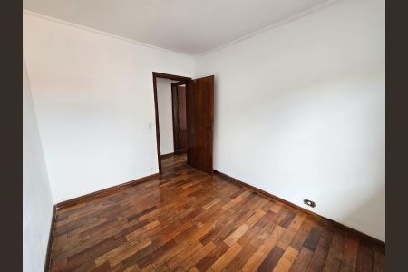 Casa à venda com 223m², 5 quartos e 4 vagas Casa à venda com 223m², 5 quartos e 4 vagasQuarto 2