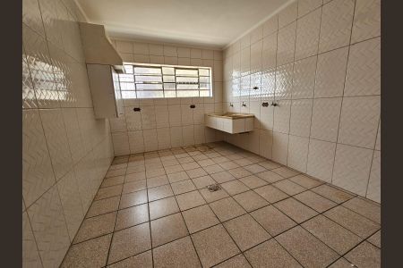 Casa à venda com 223m², 5 quartos e 4 vagas Casa à venda com 223m², 5 quartos e 4 vagasÁrea de Serviço