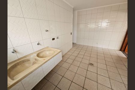 Casa à venda com 223m², 5 quartos e 4 vagas Casa à venda com 223m², 5 quartos e 4 vagasÁrea de Serviço