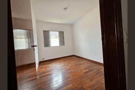 Casa à venda com 223m², 5 quartos e 4 vagas Casa à venda com 223m², 5 quartos e 4 vagasQuarto 2