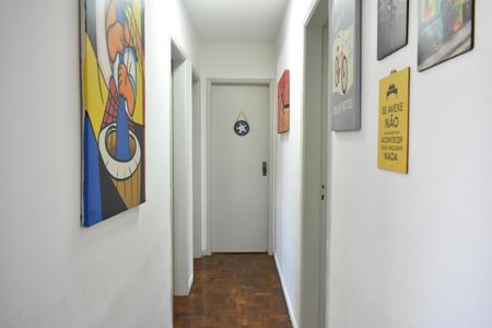 Apartamento à venda com 95m², 3 quartos e 2 vagas Apartamento à venda com 95m², 3 quartos e 2 vagasCorredor para os Quartos