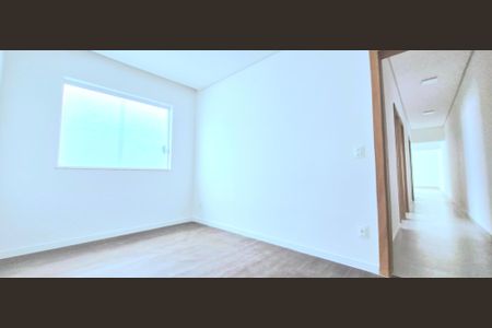 Casa à venda com 180m², 3 quartos e 2 vagasSuíte