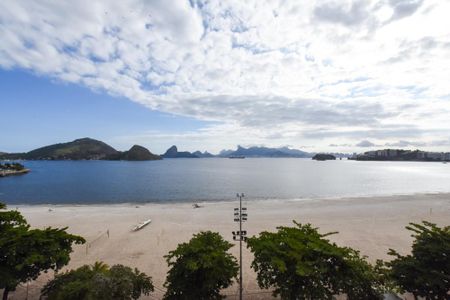 Apartamento à venda com 164m², 4 quartos e 1 vaga Apartamento à venda com 164m², 4 quartos e 1 vagaSala