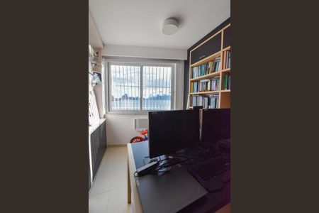 Apartamento à venda com 164m², 4 quartos e 1 vaga Apartamento à venda com 164m², 4 quartos e 1 vagaEscritório