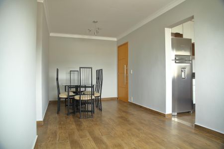 Apartamento à venda com 77m², 2 quartos e 1 vagaSala