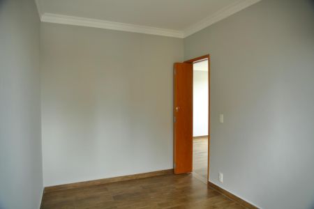 Apartamento à venda com 77m², 2 quartos e 1 vagaQuarto 2