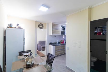 Apartamento à venda com 76m², 3 quartos e 1 vaga Apartamento à venda com 76m², 3 quartos e 1 vagaSala de Jantar