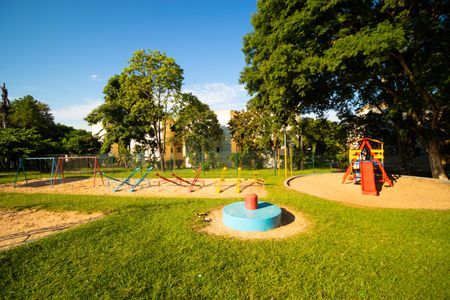 Apartamento à venda com 76m², 3 quartos e 1 vaga Apartamento à venda com 76m², 3 quartos e 1 vagaÁrea comum - Playground