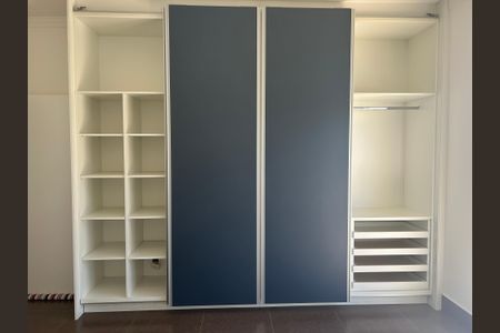 Casa de condomínio à venda com 252m², 4 quartos e 4 vagasSuíte 3