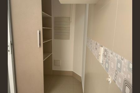 Casa de condomínio à venda com 252m², 4 quartos e 4 vagasDespensa