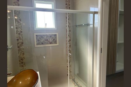 Casa de condomínio à venda com 252m², 4 quartos e 4 vagasBanheiro Suíte 4