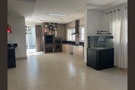 Casa de condomínio à venda com 252m², 4 quartos e 4 vagasSala de Jantar