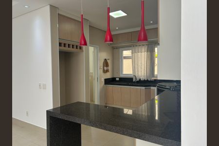 Casa de condomínio à venda com 252m², 4 quartos e 4 vagasCozinha