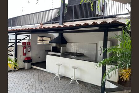 Apartamento à venda com 170m², 4 quartos e 4 vagas Apartamento à venda com 170m², 4 quartos e 4 vagasÁrea comum - Churrasqueira
