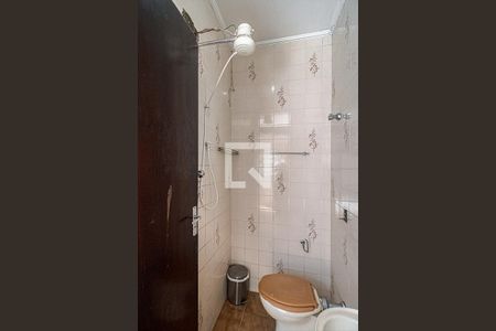 Casa à venda com 262m², 4 quartos e 2 vagas Casa à venda com 262m², 4 quartos e 2 vagasBanheiro de Serviço