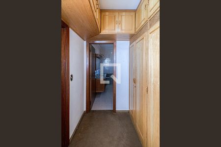 Casa à venda com 262m², 4 quartos e 2 vagas Casa à venda com 262m², 4 quartos e 2 vagasCloset Suíte 1