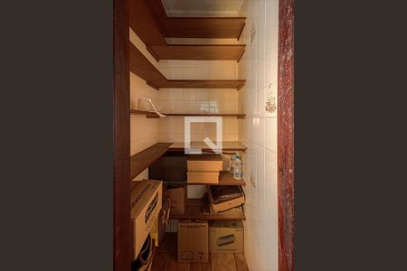 Casa à venda com 262m², 4 quartos e 2 vagas Casa à venda com 262m², 4 quartos e 2 vagasDespensa