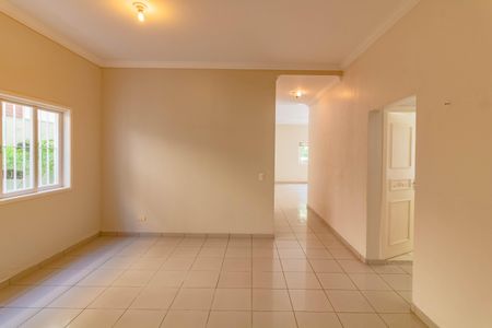 Casa à venda com 484m², 5 quartos e 6 vagas Casa à venda com 484m², 5 quartos e 6 vagasSala 2