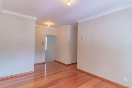 Casa à venda com 484m², 5 quartos e 6 vagas Casa à venda com 484m², 5 quartos e 6 vagasQuarto 3