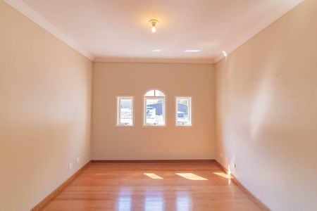 Casa à venda com 484m², 5 quartos e 6 vagas Casa à venda com 484m², 5 quartos e 6 vagasQuarto 3