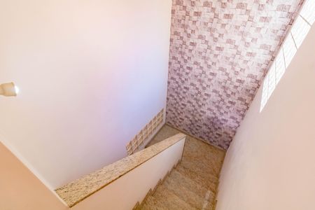 Casa à venda com 484m², 5 quartos e 6 vagas Casa à venda com 484m², 5 quartos e 6 vagasCorredor