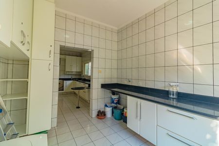 Casa à venda com 484m², 5 quartos e 6 vagas Casa à venda com 484m², 5 quartos e 6 vagasÁrea de Serviço