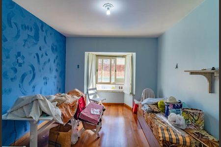 Casa à venda com 484m², 5 quartos e 6 vagas Casa à venda com 484m², 5 quartos e 6 vagasQuarto 4