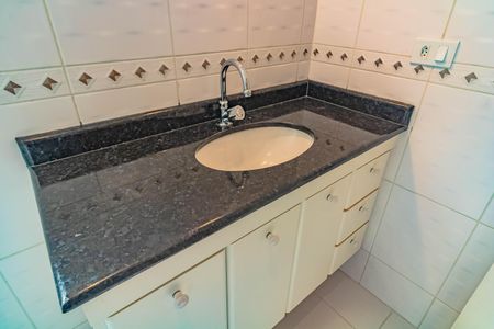 Casa à venda com 484m², 5 quartos e 6 vagas Casa à venda com 484m², 5 quartos e 6 vagasBanheiro do Quarto 6